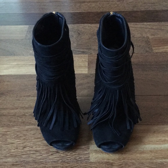 Gucci blk suede fringe peep toe ankle bootie 36.5 - Picture 3 of 6